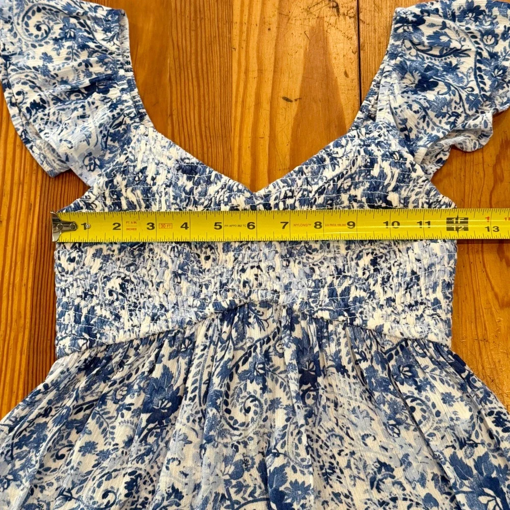Hollister Blue White Floral Smocked Peplum Top Ruffle Sleeve XS 340F2887 - Picture 2 of 8